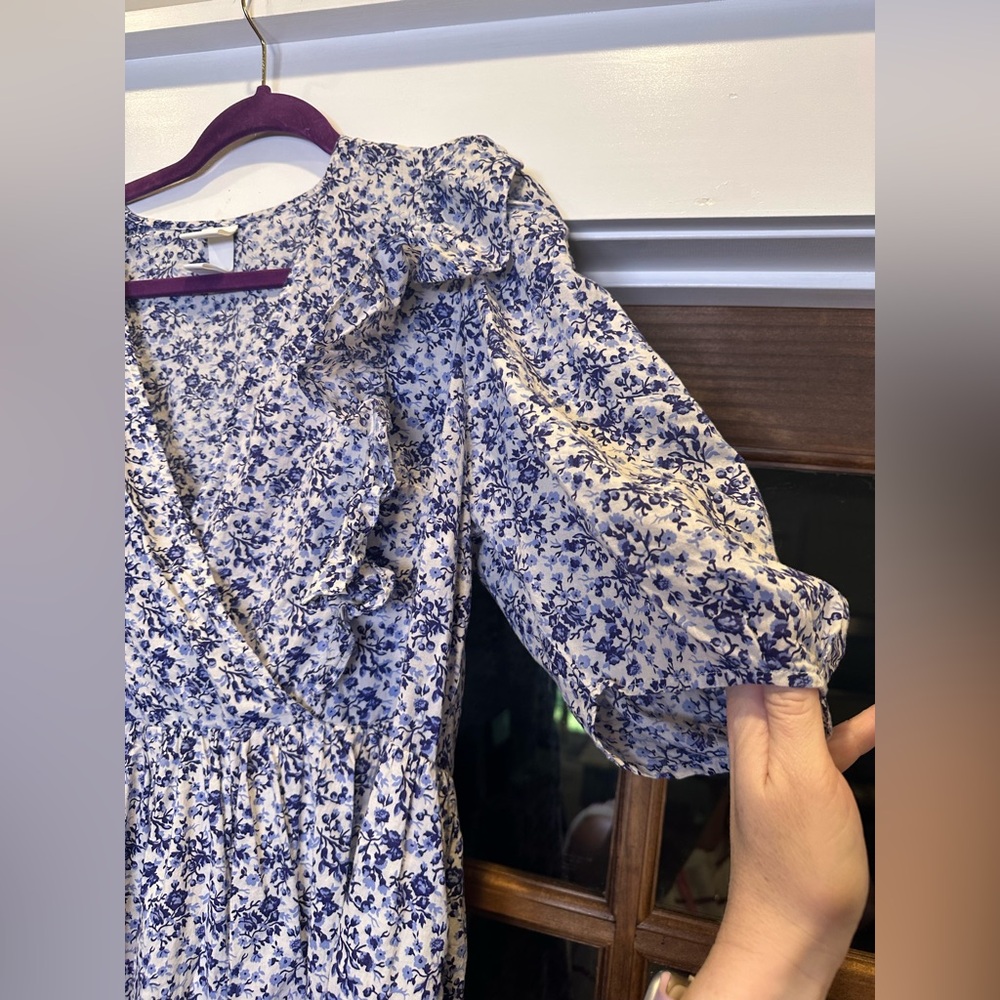 EUC H&M Size Medium Floral Ruffle Blue and White Dress - Picture 4 of 10